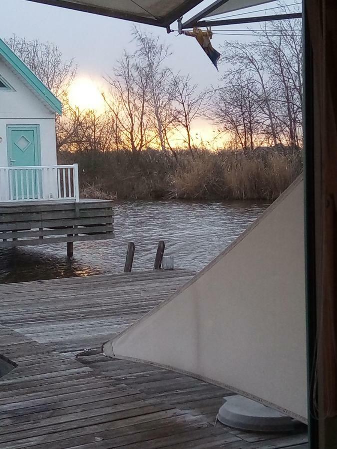 Bootshaus Am See نيوسيدل آم سي المظهر الخارجي الصورة