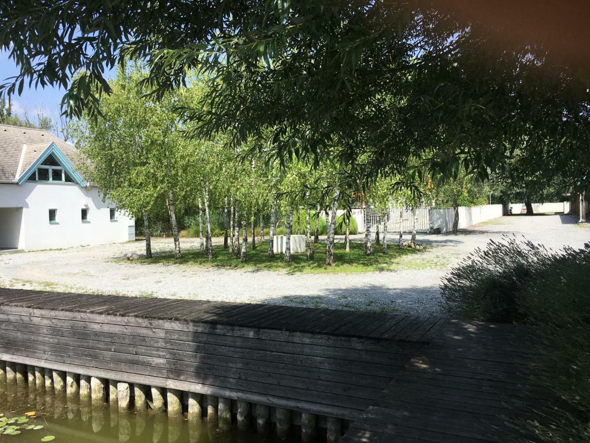 Bootshaus Am See نيوسيدل آم سي المظهر الخارجي الصورة